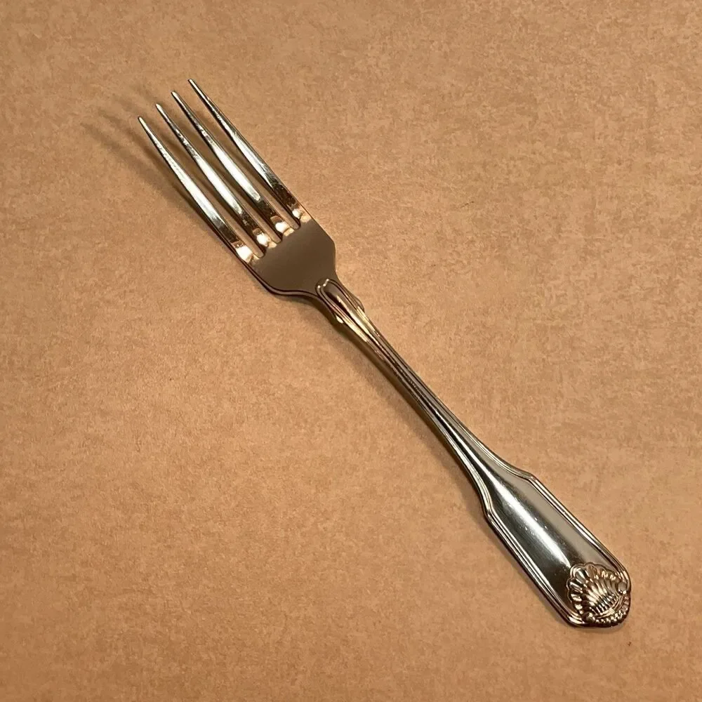 Oneida CLASSIC SHELL Stainless Flatware Silverware 5pc Place Setting